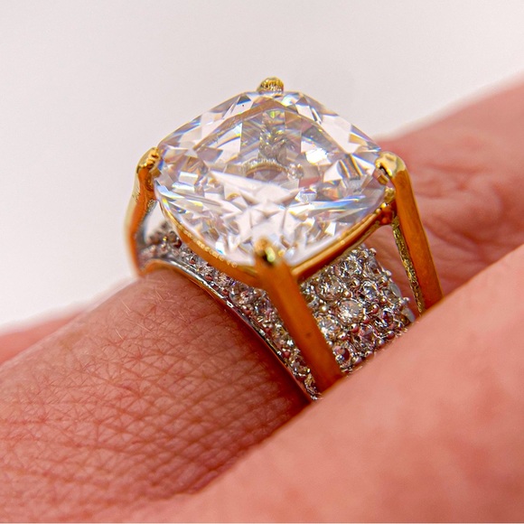 Gold Tone Cushion Cut Cubic Zirconia High Profile Ring. Size 6. - Picture 5 of 11